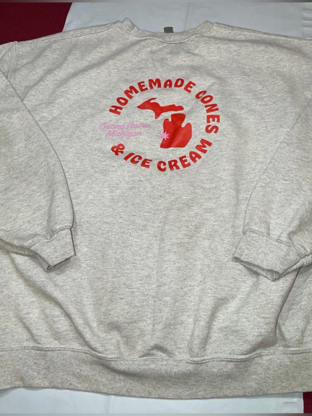 Sweet Temptations Grand Haven MI GRAY sweatshirt Ice Cream Parlor Red Pink XL